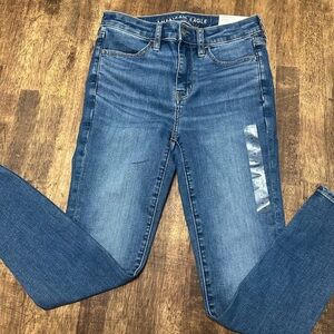American Eagle high rise jegging 
Size 4 short